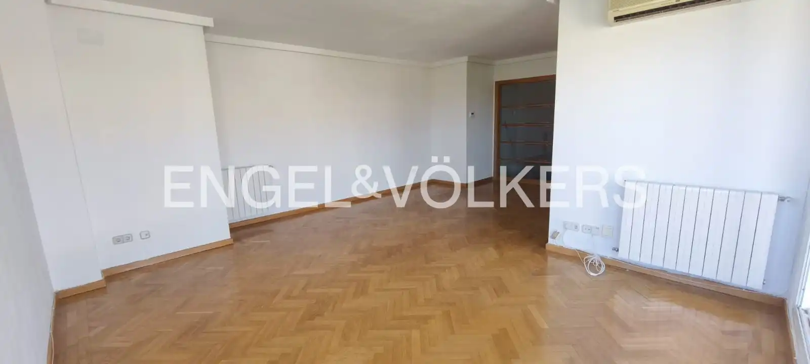 Sala d'estar de Pis de lloguer en Las Rozas de Madrid amb Aire condicionat, Calefacció i Parquet