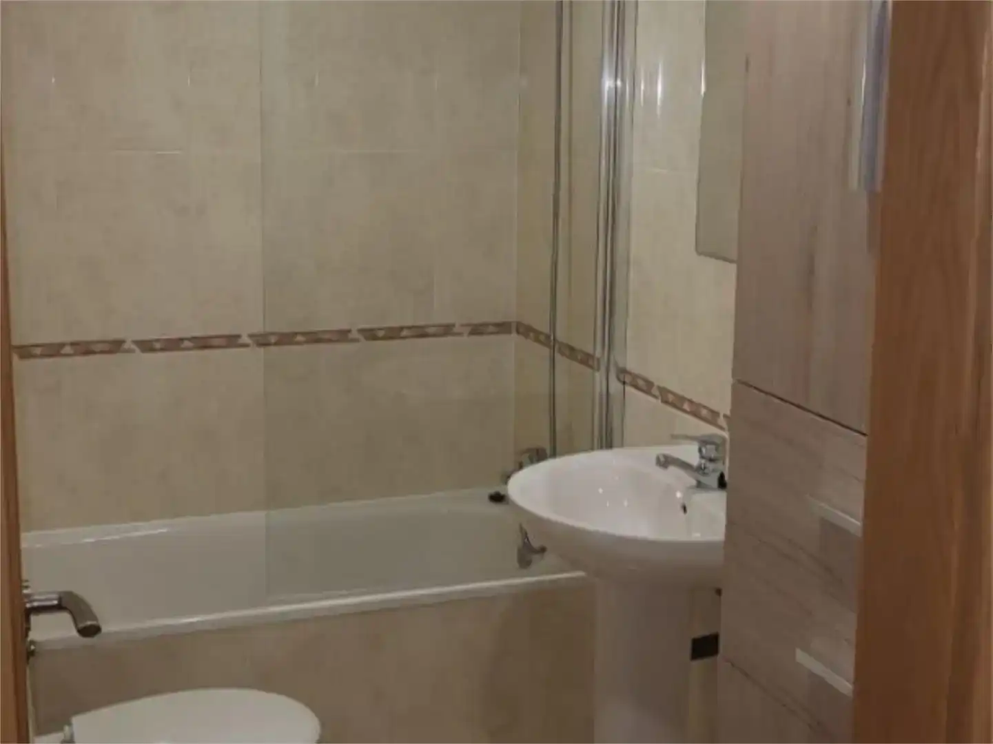 Badezimmer von Wohnung zur Miete in  Madrid Capital mit Klimaanlage, Schwimmbad und Balkon