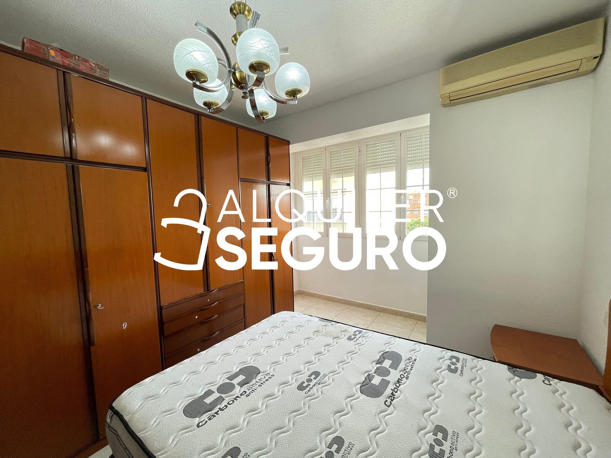 Dormitori de Pis de lloguer en  Madrid Capital amb Aire condicionat, Calefacció i Terrassa
