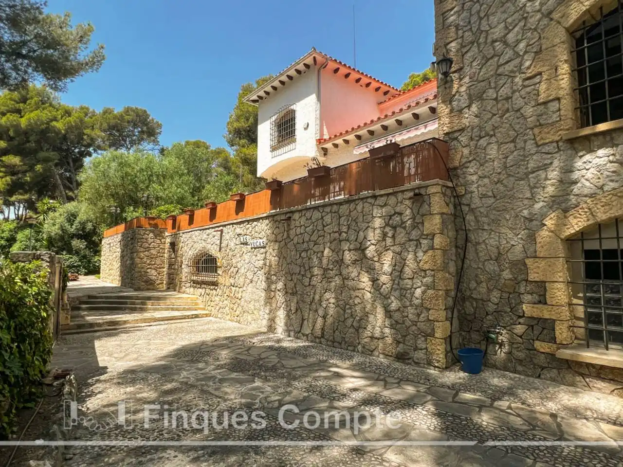 Vista exterior de Casa o chalet en venta en Roda de Berà con Jardín privado, Terraza y Piscina