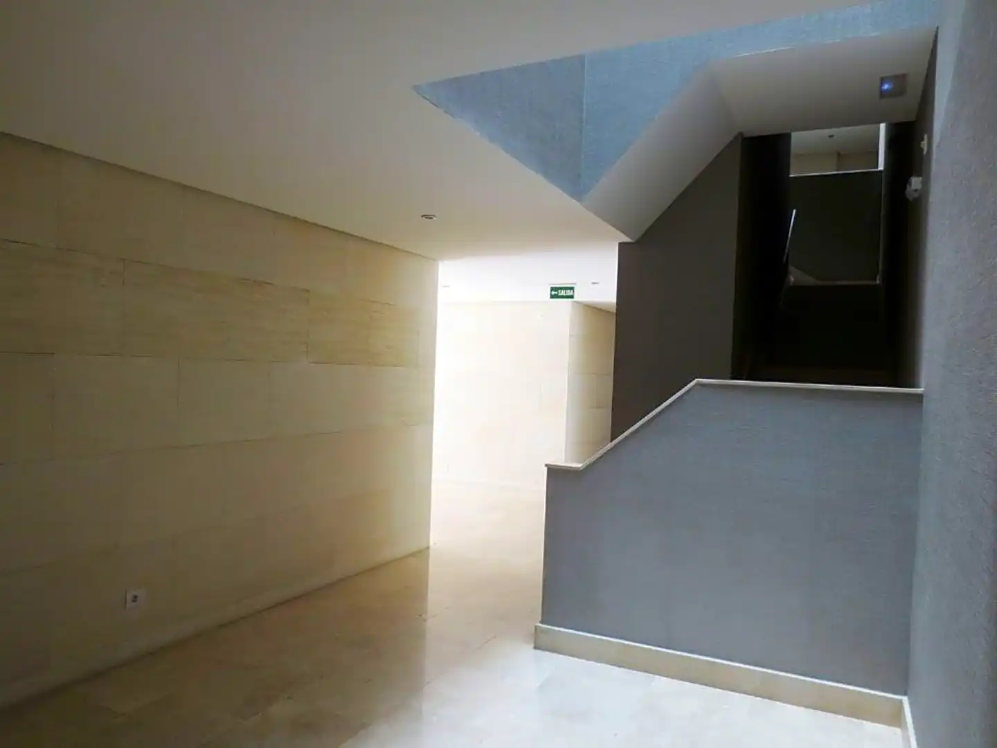 Planta baja de alquiler en Madrid con Aire acondicionado, Calefacción y Jardín privado