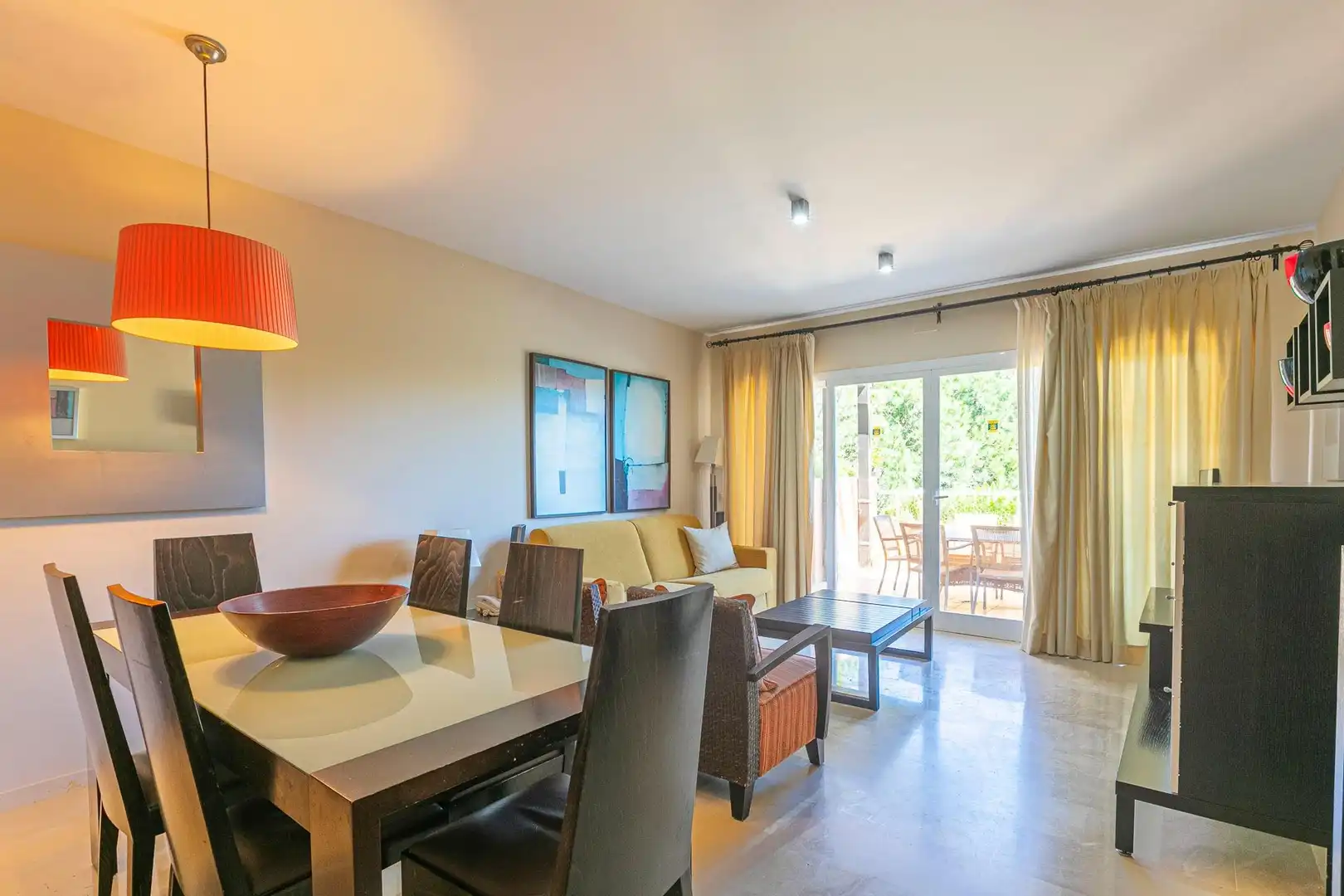 Sala d'estar de Planta baixa en venda en Mijas amb Aire condicionat, Jardí privat i Terrassa