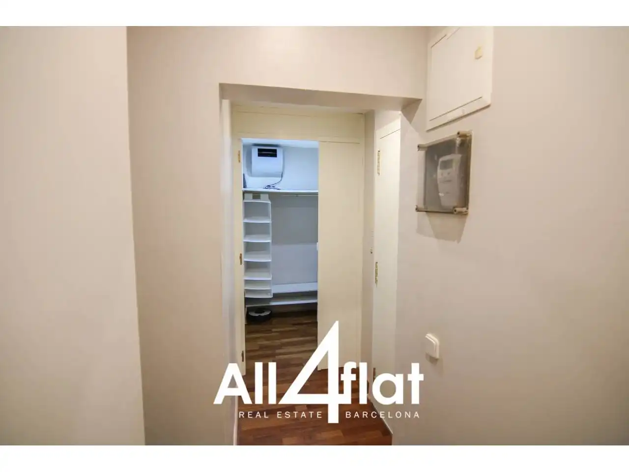 Schlafzimmer von Wohnung zur Miete in Barcelona mit Heizung, Parkett und Abstellraum