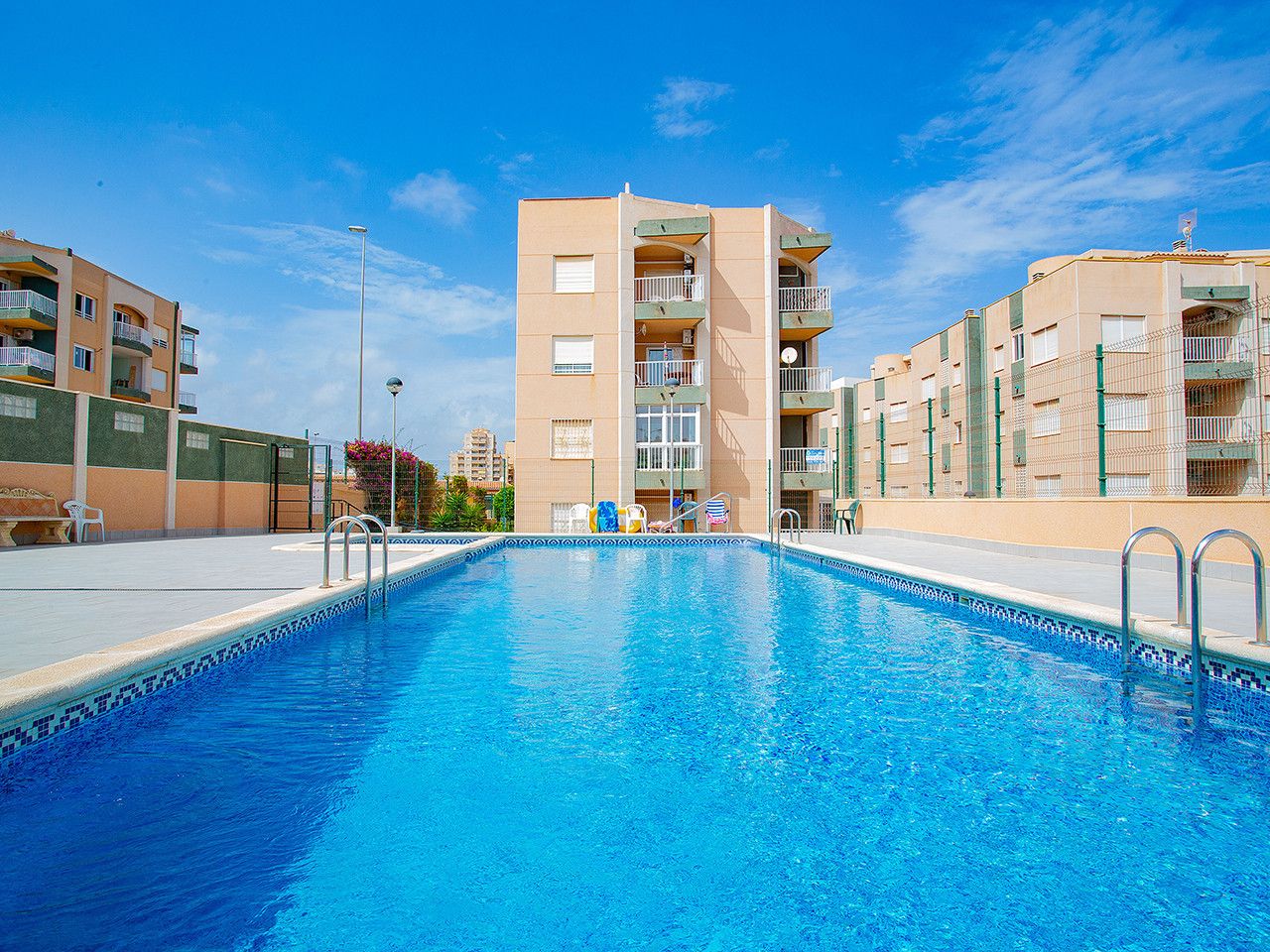 Swimming pool of Planta baja for sale in Torrevieja  with Air Conditioner, Heating and Terrace