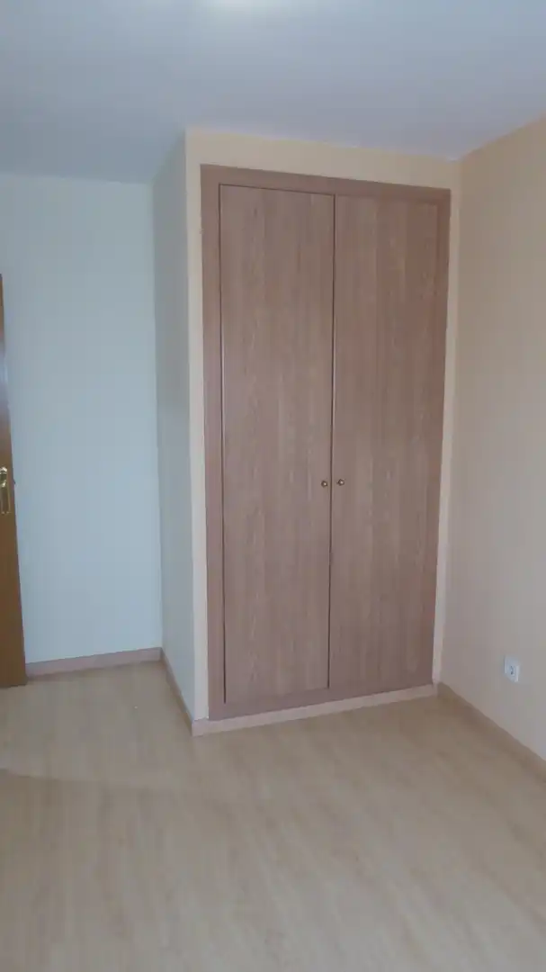 Dormitori de Pis en venda en Paterna amb Parquet, Traster i Balcó