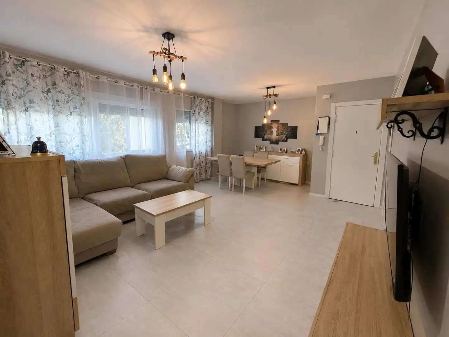 Sala de estar de Piso en venta en La Línea de la Concepción con Trastero