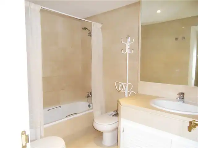 Apartament amb piscina en venda a Nueva Andalucía, imagen 10