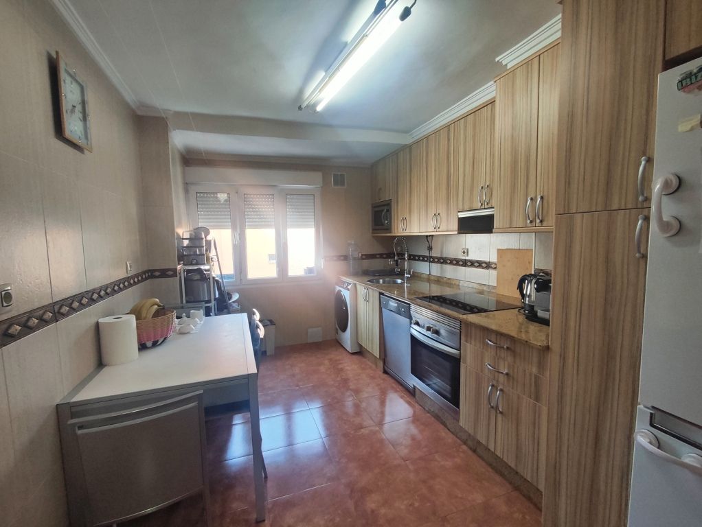 Cocina de Piso en venta en Gijón  con Calefacción, Trastero y Amueblado
