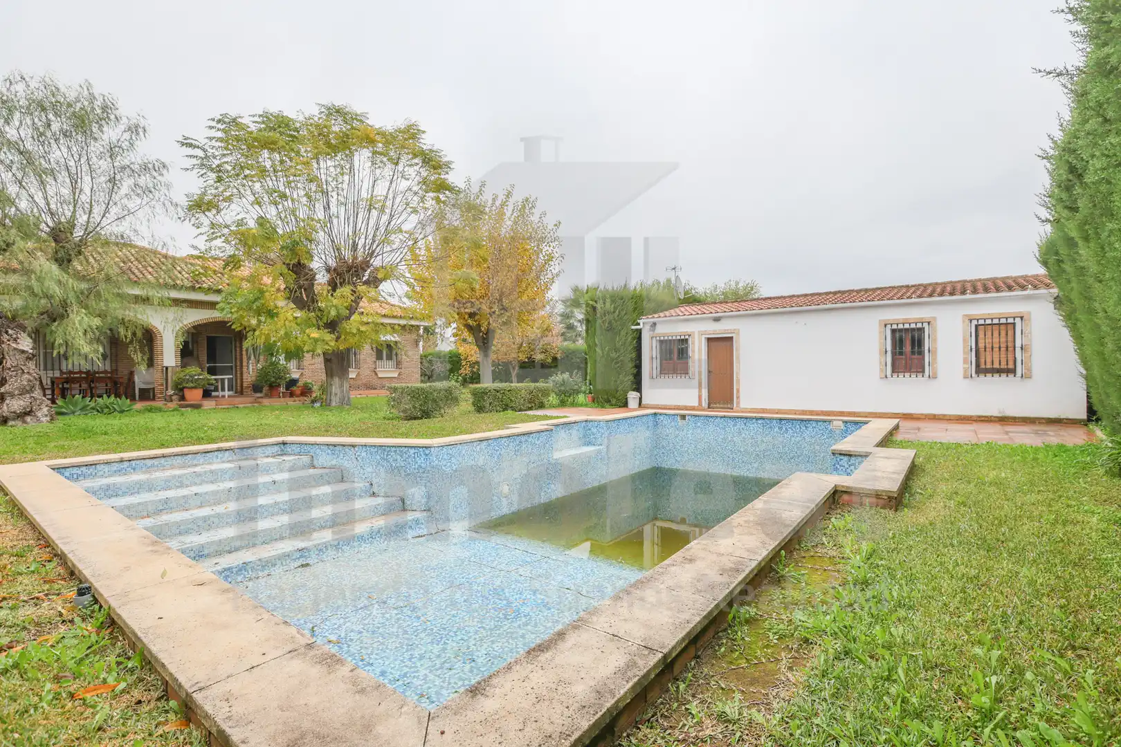 Garden of Houses for sale in Espartinas  with Air Conditioner, Heating and Private garden