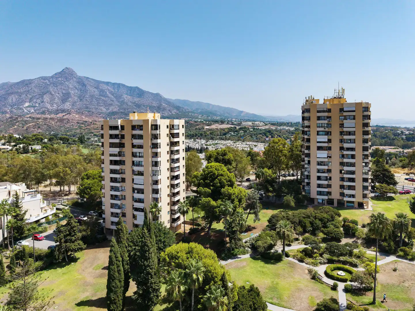 Exterior view of Apartments for sale in Marbella  with Swimming Pool and Community pool