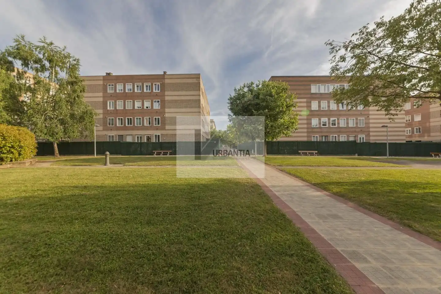 Vista exterior de Piso en venta en  Pamplona / Iruña con Calefacción, Parquet y Trastero