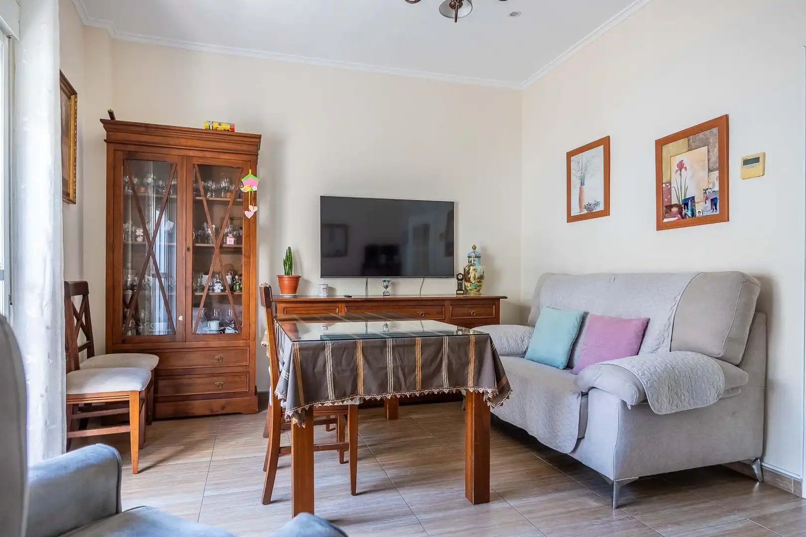 Living room of Houses for sale in Sevilla  with Air Conditioner, Terrace and Storage room