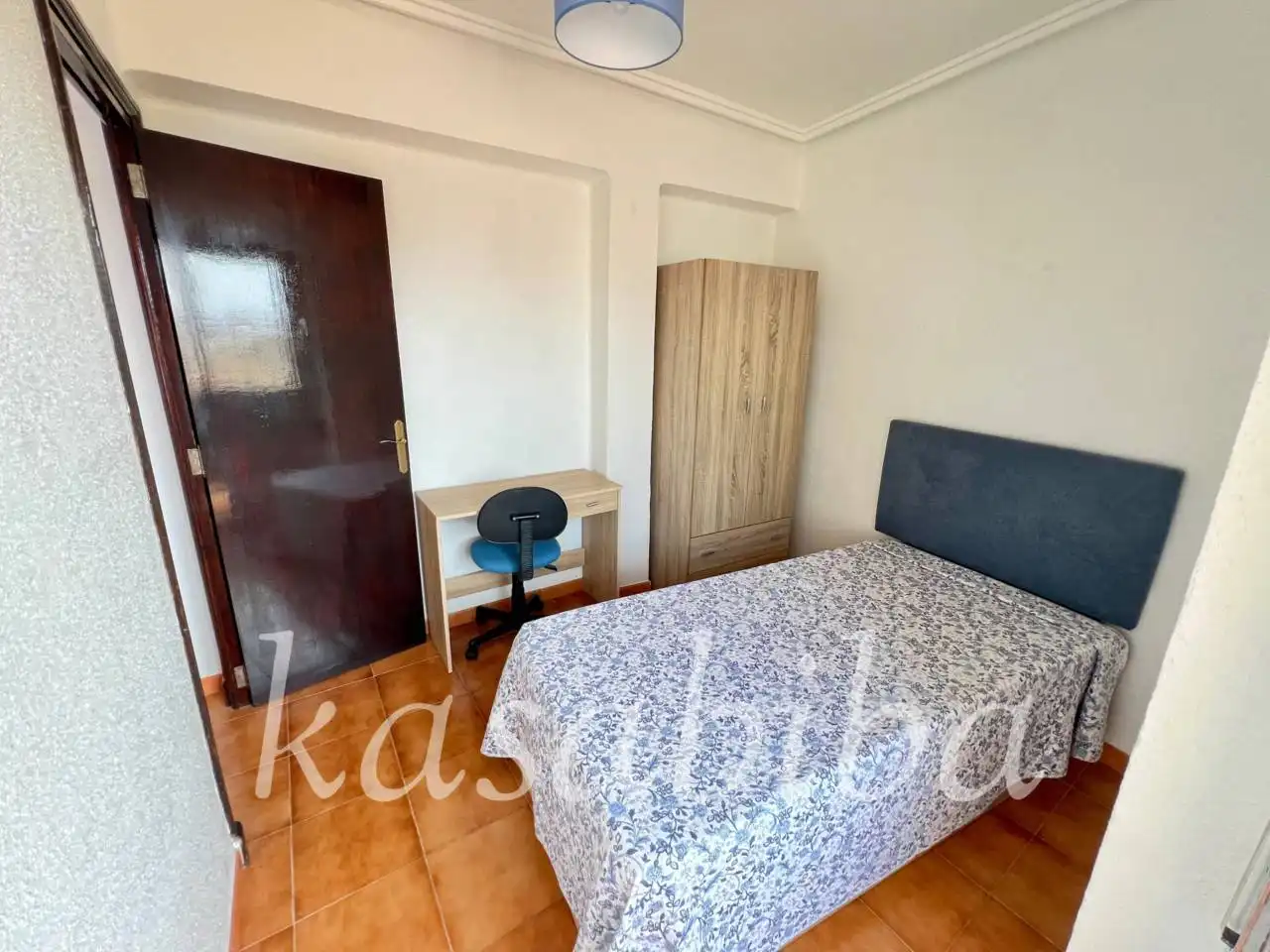 Dormitori de Apartament de lloguer en Picanya amb Traster, Moblat i Balcó