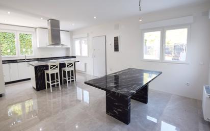 Kitchen of House or chalet to rent in Pozuelo de Alarcón  with Air Conditioner, Terrace and Swimming Pool