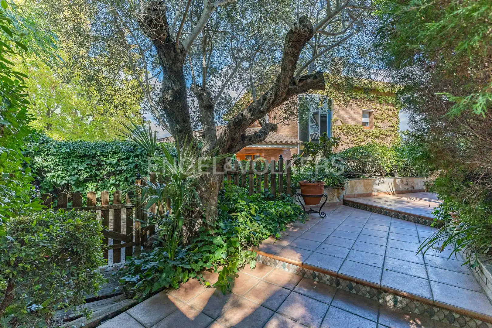 Vista exterior de Casa o chalet de alquiler en Sant Cugat del Vallès con Calefacción, Jardín privado y Piscina