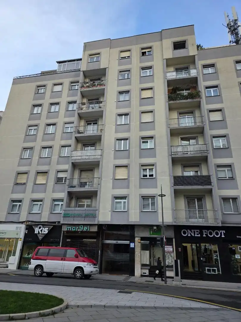 Vista exterior de Ático en venta en Avilés
