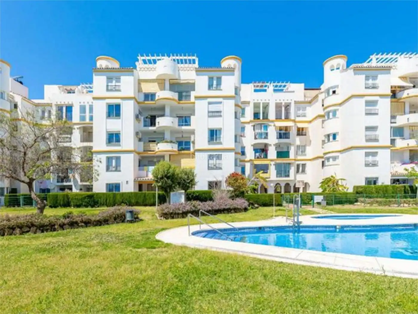 Apartament amb ascensor de lloguer a Calle Ronda del Golf Oeste 11