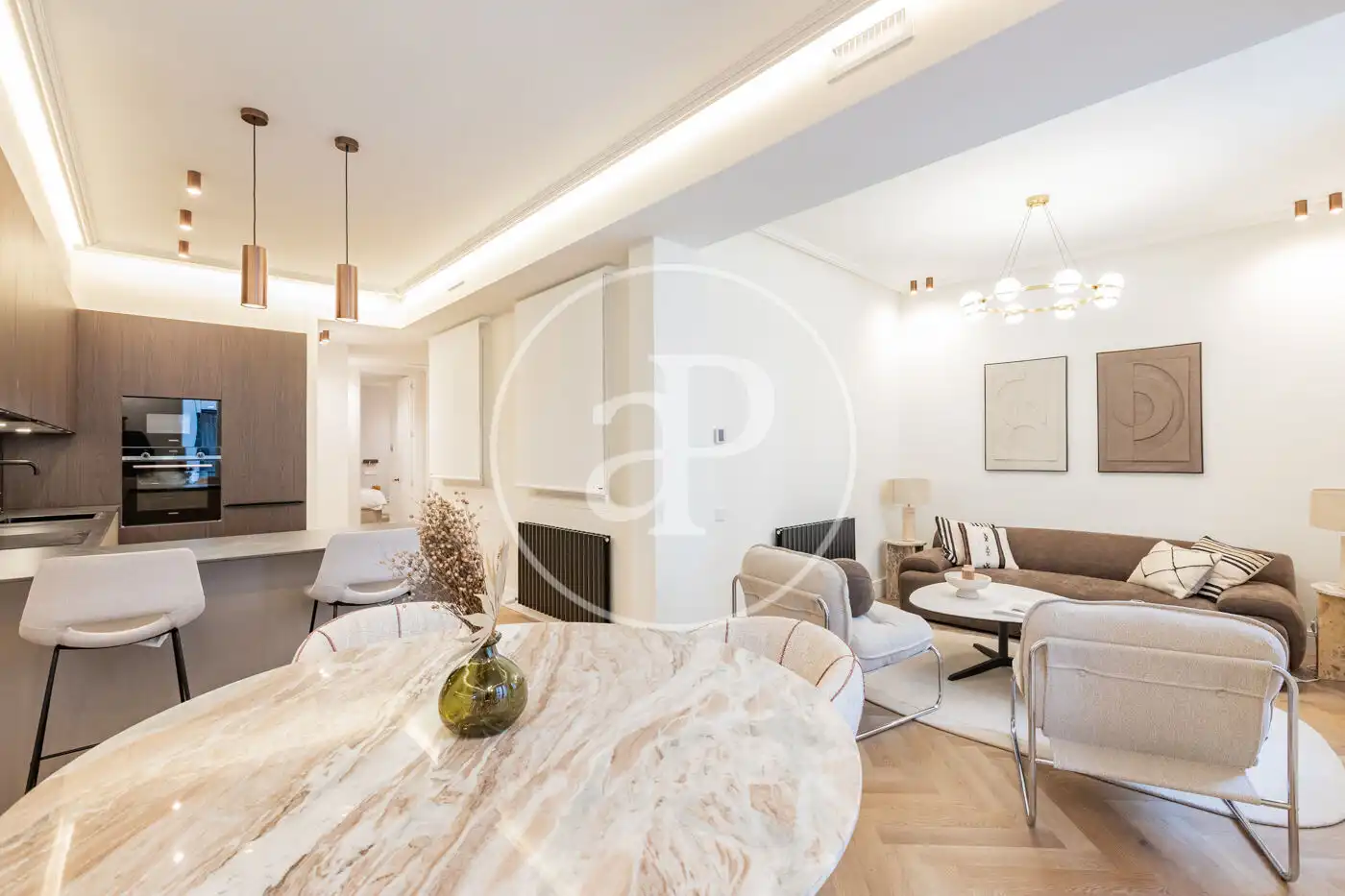 Appartamento con terrazza in vendita a Calle de Viriato, imagen 2