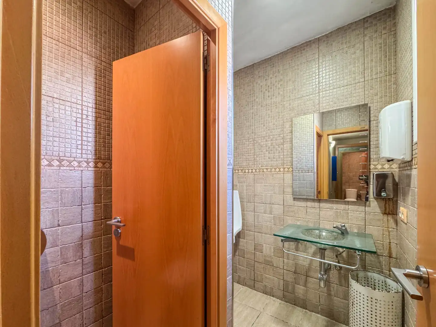 Bathroom of Commercial properties for sale in Vimbodí i Poblet  with Heating
