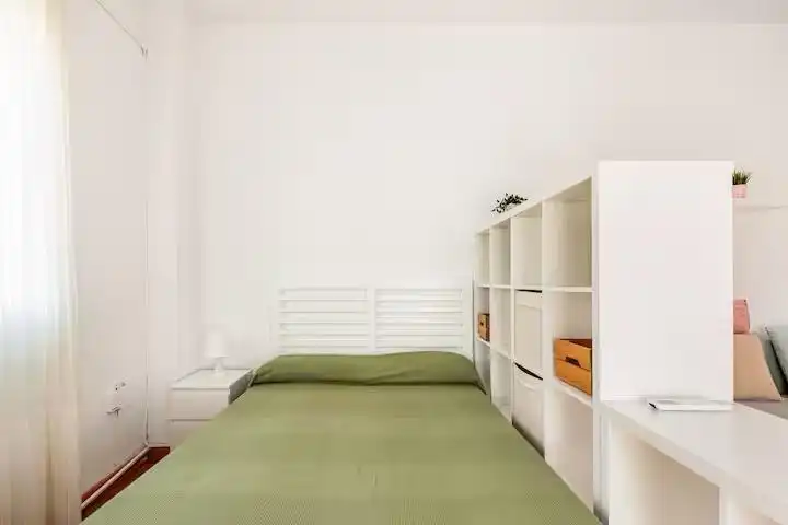 Habitación de Apartamento en venta en Espartinas con Aire acondicionado