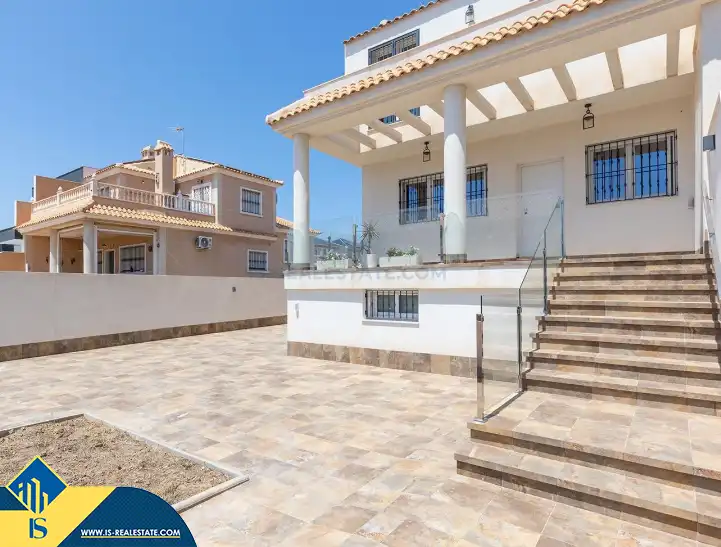 Chalet en venta en Nueva Torrevieja - Aguas Nuevas, imagen 2