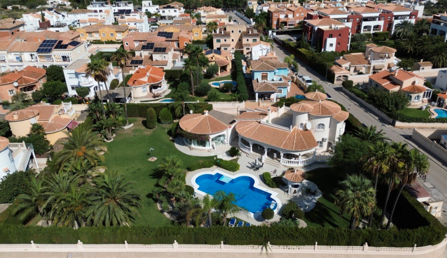 Exterior view of House or chalet for sale in Dénia  with Air Conditioner, Heating and Private garden