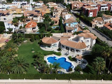 Haus mit Balkon zum Verkauf in Carrer Cefal 51