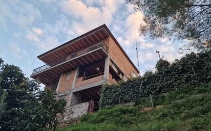 Vista exterior de Casa o xalet en venda en Castellet i la Gornal amb Calefacció, Jardí privat i Terrassa