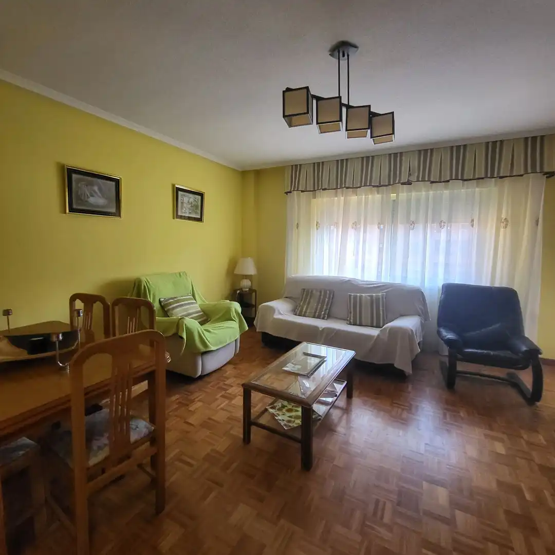 Sala d'estar de Pis de lloguer en Ávila amb Calefacció, Terrassa i Traster
