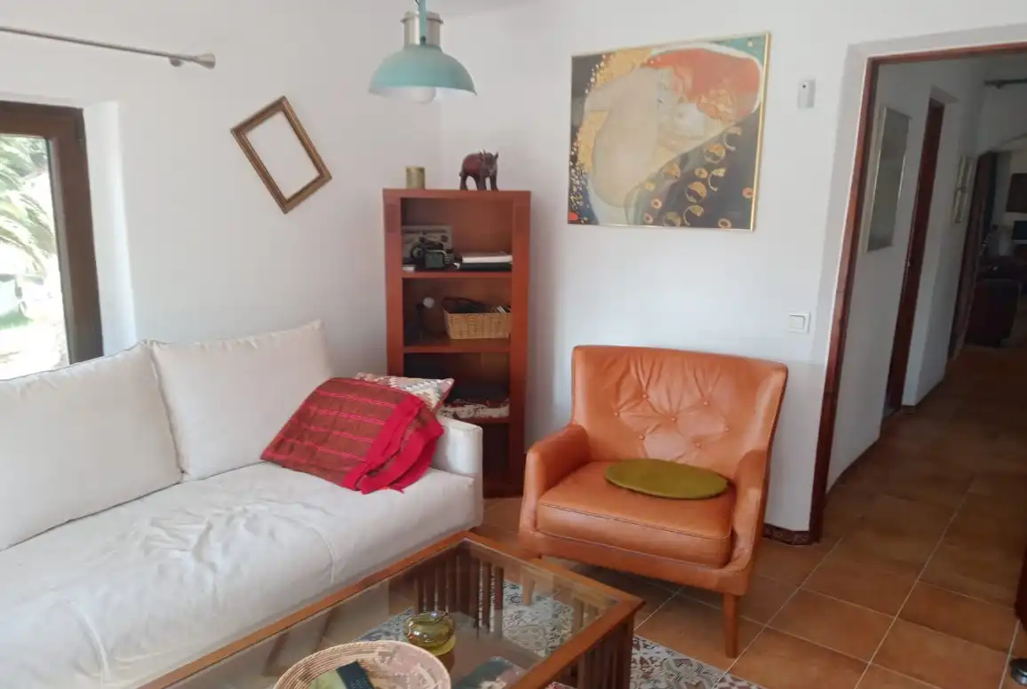Sala de estar de Finca rústica en venta en Casares con Aire acondicionado, Calefacción y Jardín privado