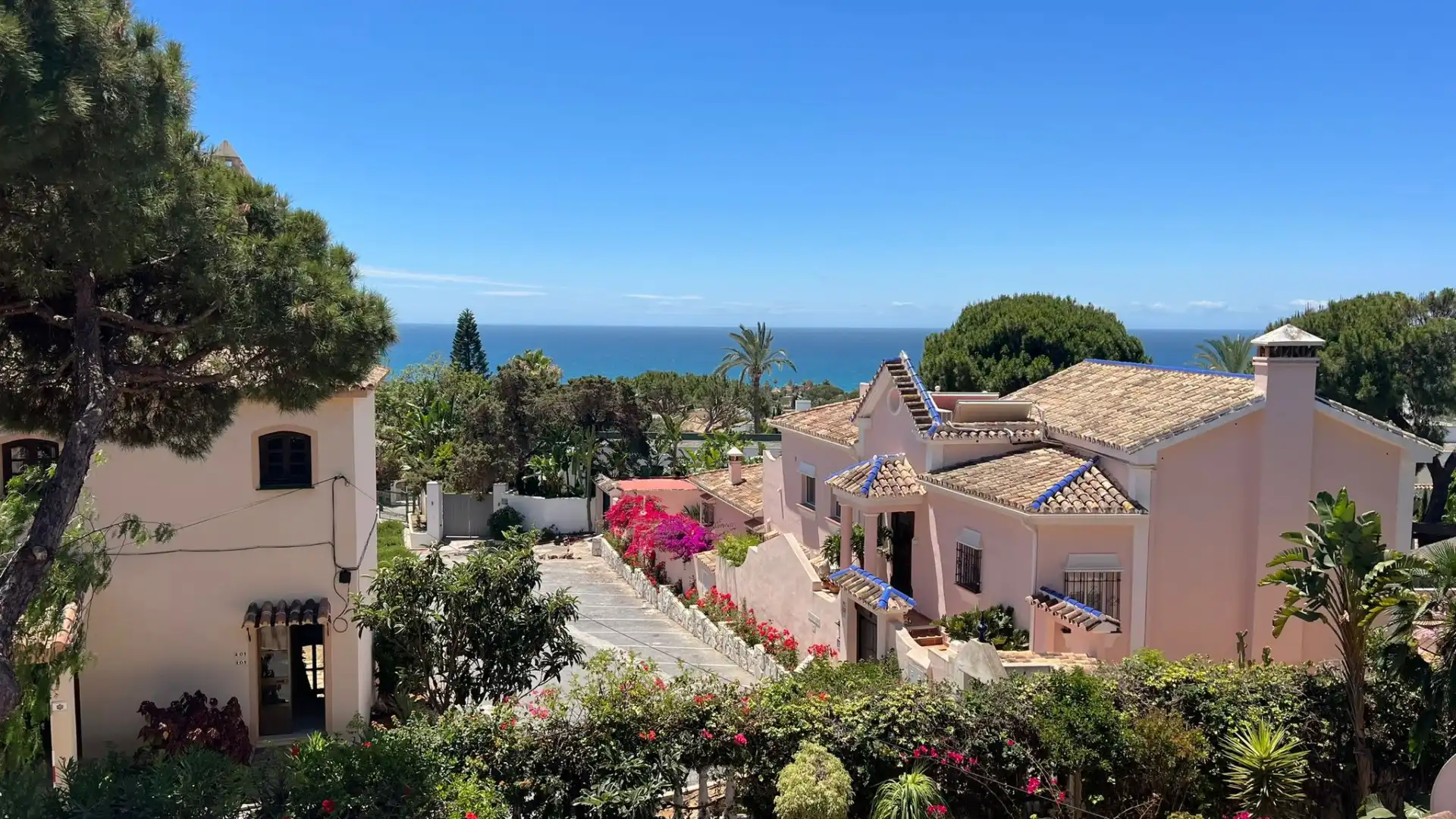 Vista exterior de Casa o chalet de alquiler en Marbella con Aire acondicionado, Calefacción y Jardín privado