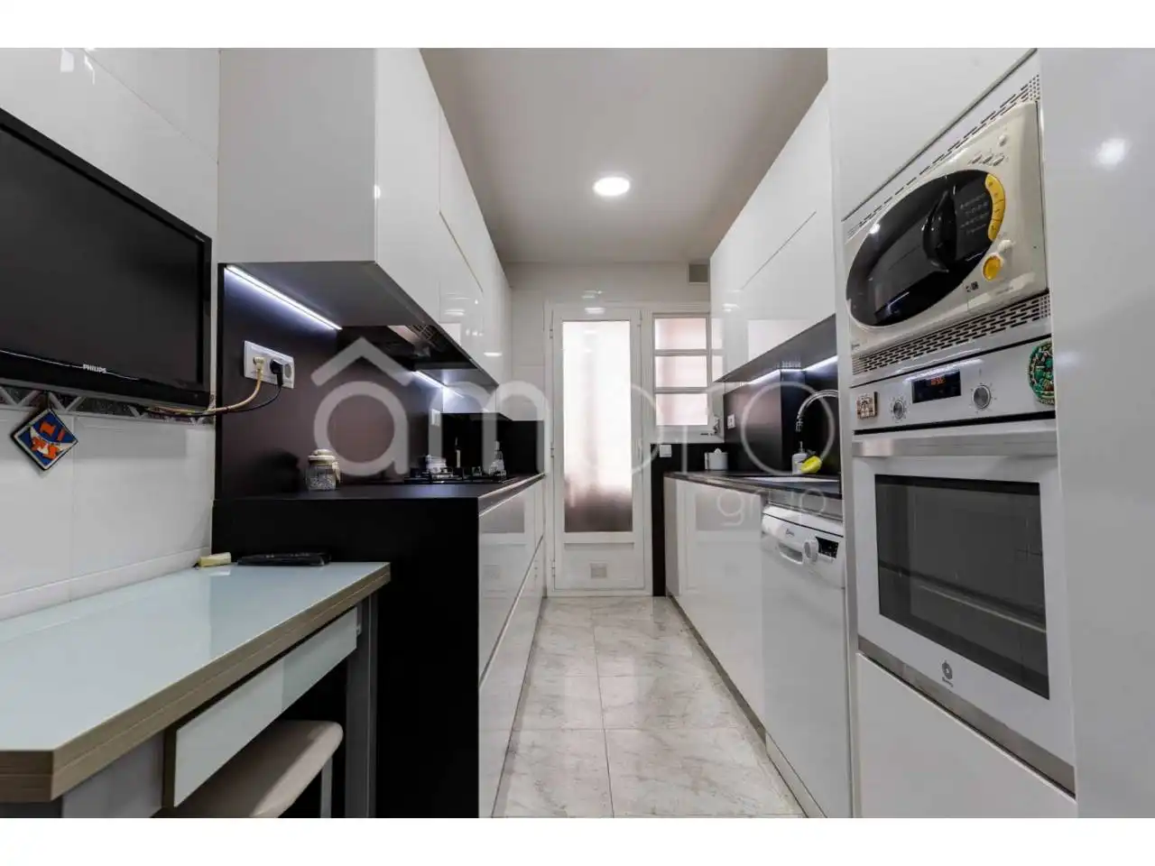 Küche von Wohnung zum Verkauf in Vilanova i la Geltrú mit Klimaanlage, Heizung und Terrasse