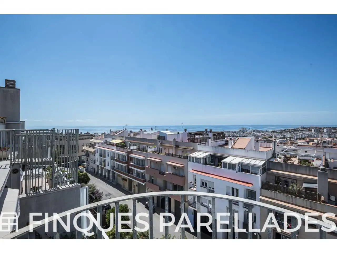 Vista exterior de Àtic en venda en Sitges amb Aire condicionat, Calefacció i Parquet