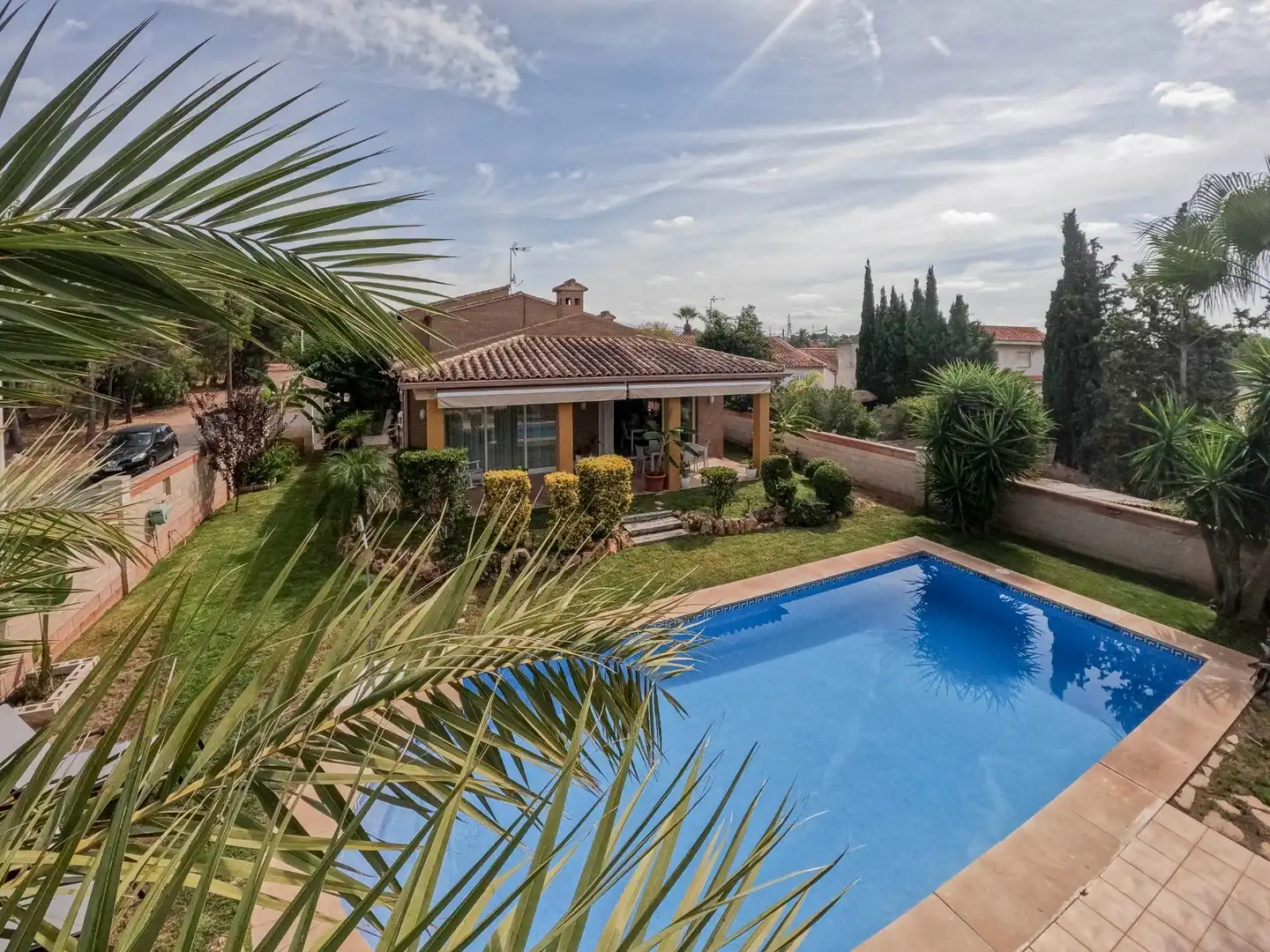Vista exterior de Casa o chalet en venta en L'Eliana con Calefacción y Terraza