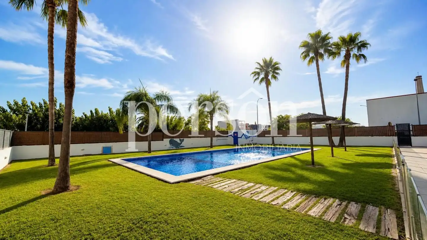 Swimming pool of Ground floor for sale in Carcaixent  with Air Conditioner, Terrace and Storage room