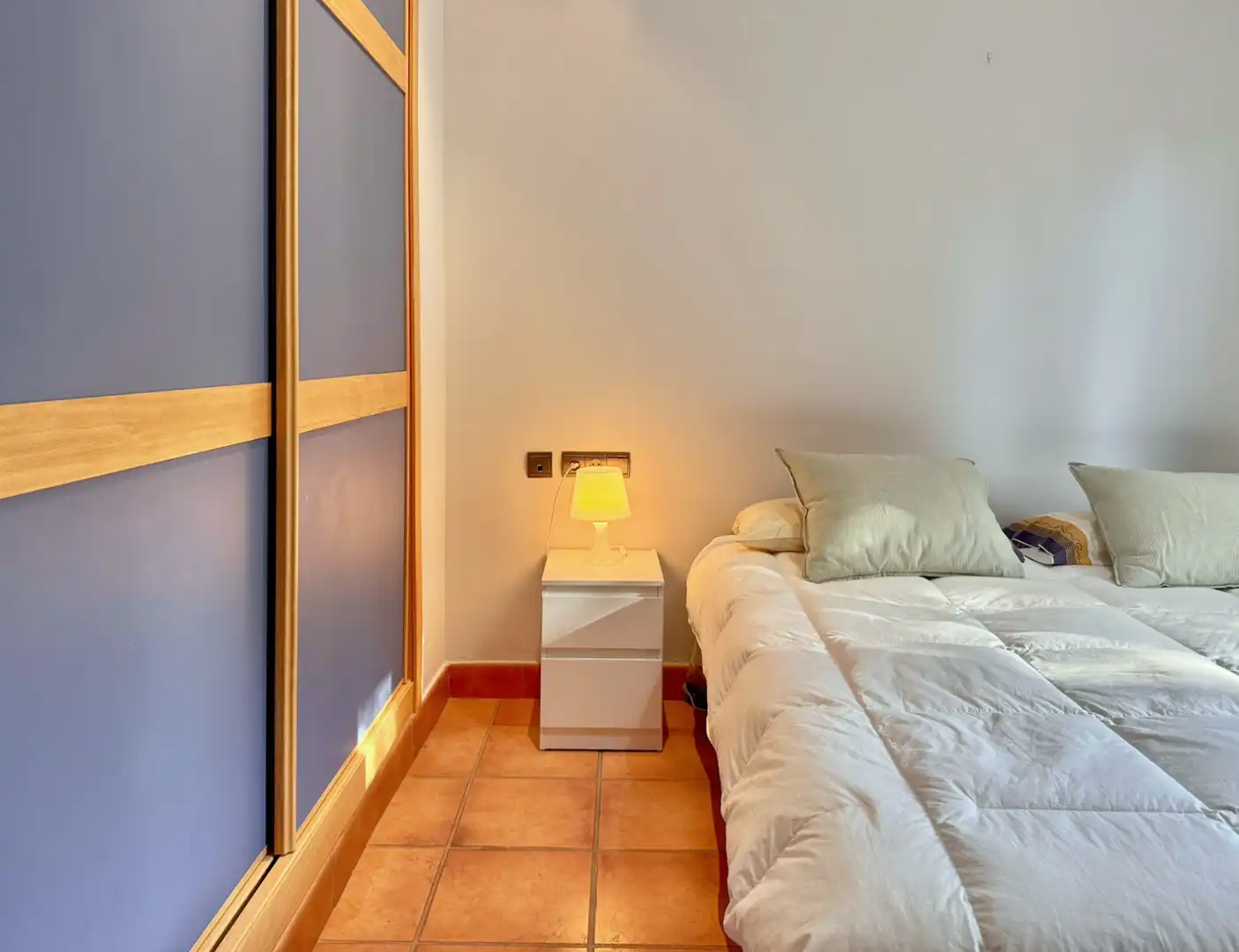Habitación de Casa o chalet en venta en Carmona con Aire acondicionado, Calefacción y Jardín privado