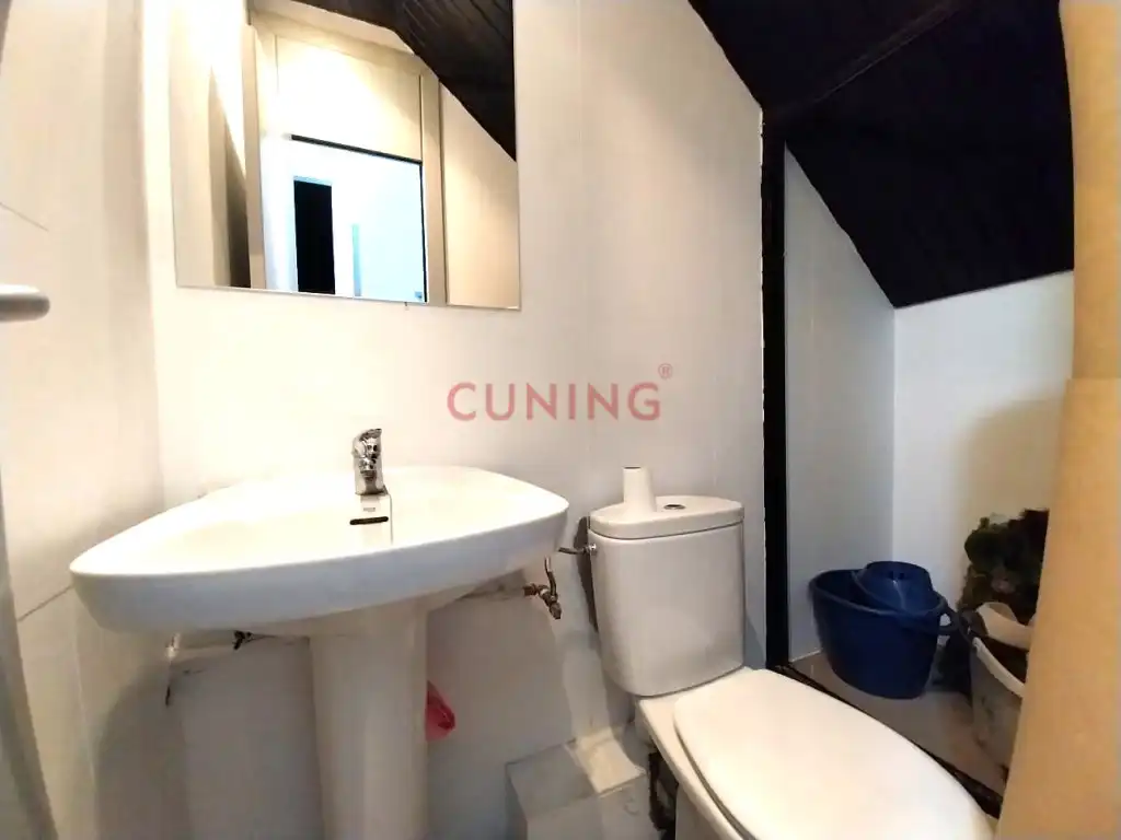 Baño de Local de alquiler en Cáceres