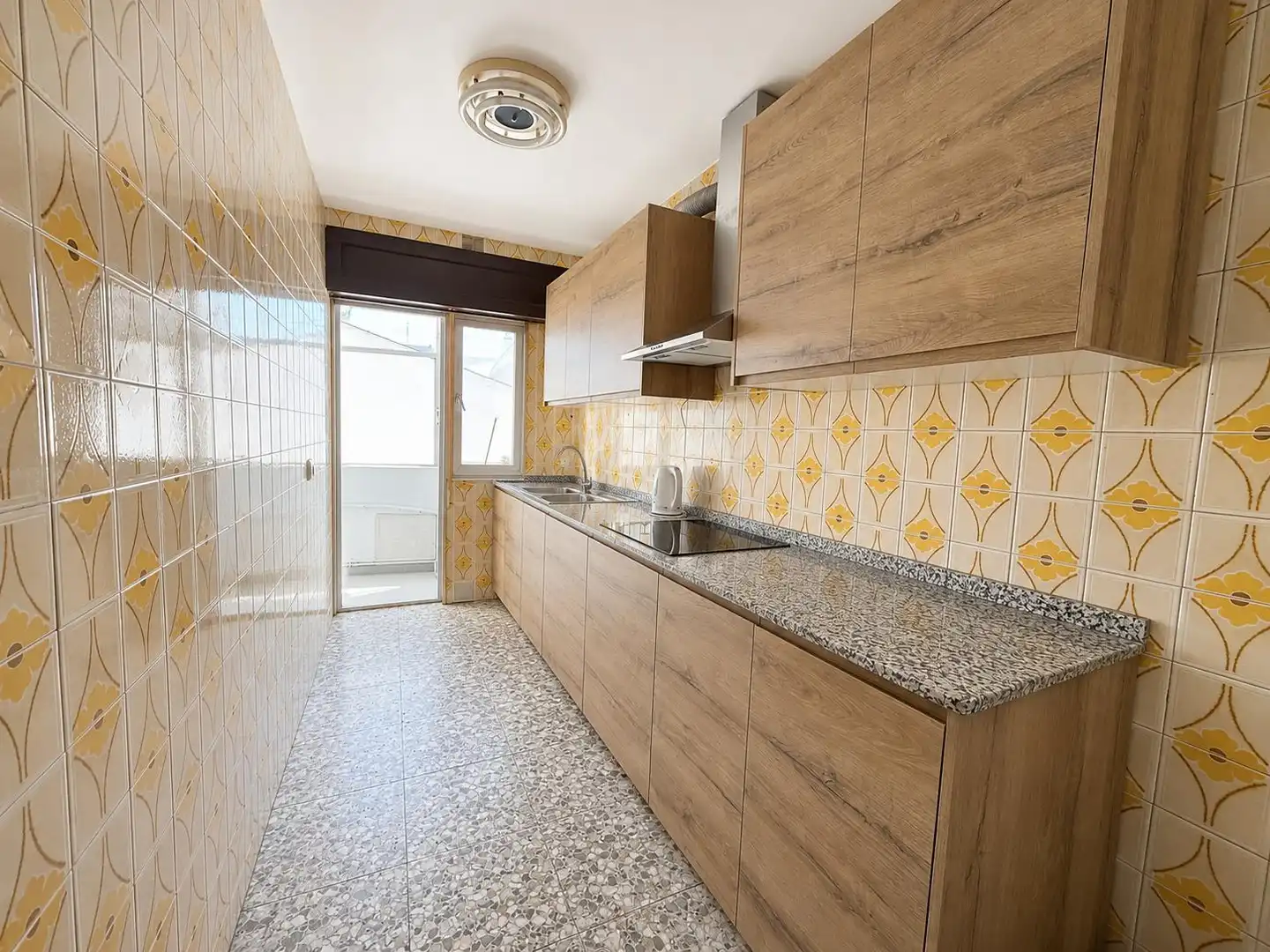 Cuina de Pis en venda en Lugo amb Calefacció, Parquet i Terrassa