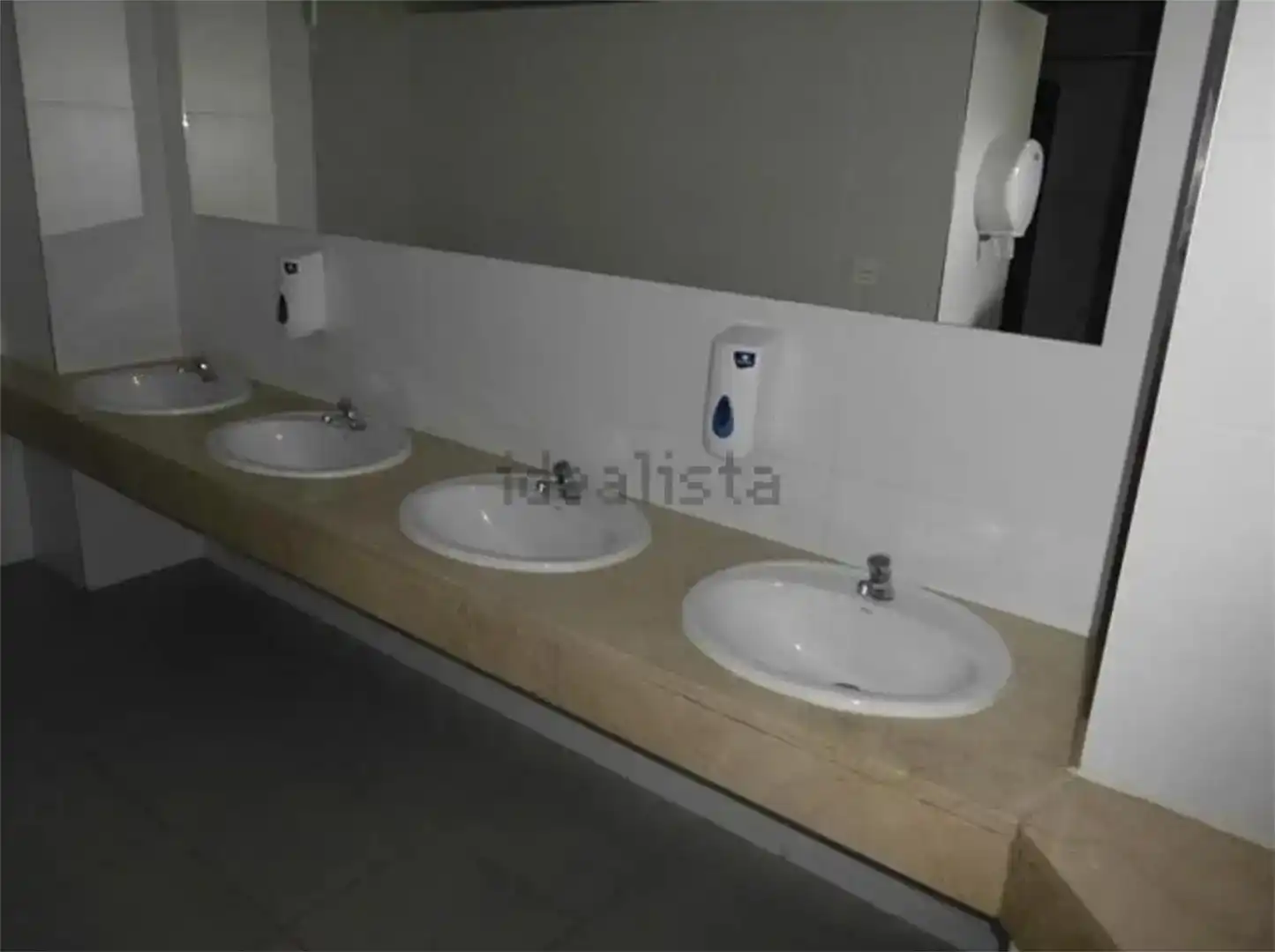 Bany de Oficina de lloguer en San José
