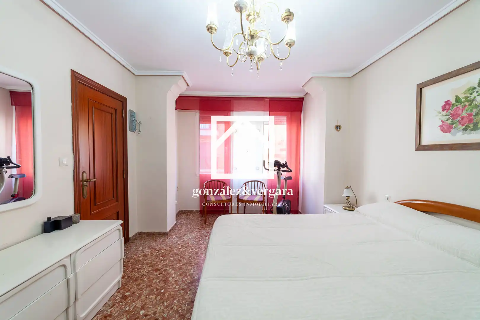 Schlafzimmer von Wohnung zum Verkauf in Burjassot mit Klimaanlage, Heizung und Terrasse