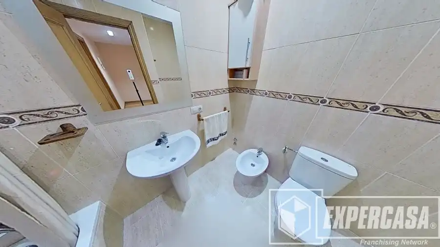 Baño de Ático en venta en Beniparrell con Aire acondicionado, Parquet y Terraza