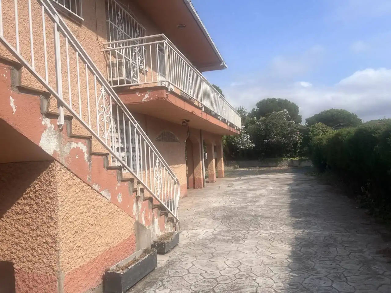 Vista exterior de Casa o xalet en venda en Vilanova del Vallès amb Jardí privat, Terrassa i Balcó