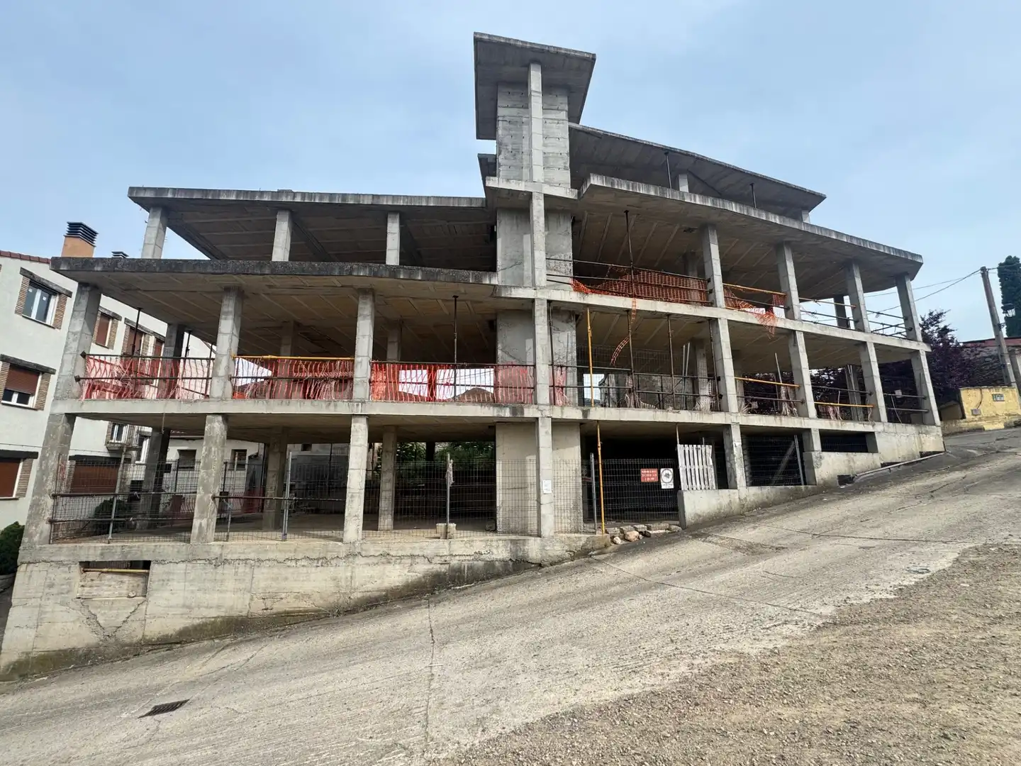Vista exterior de Edificio en venta en Viguera