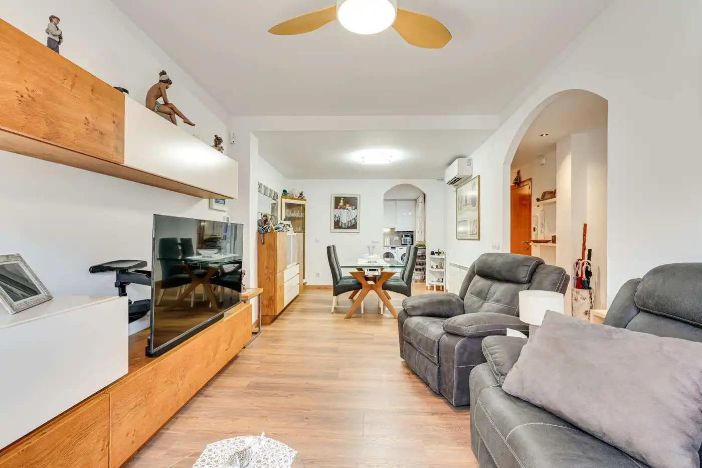 Sala d'estar de Pis en venda en Malgrat de Mar amb Aire condicionat, Terrassa i Moblat