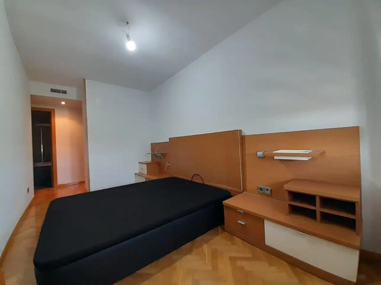 Bedroom of Flat for sale in Madrid  with Air Conditioner, Heating and Storage room