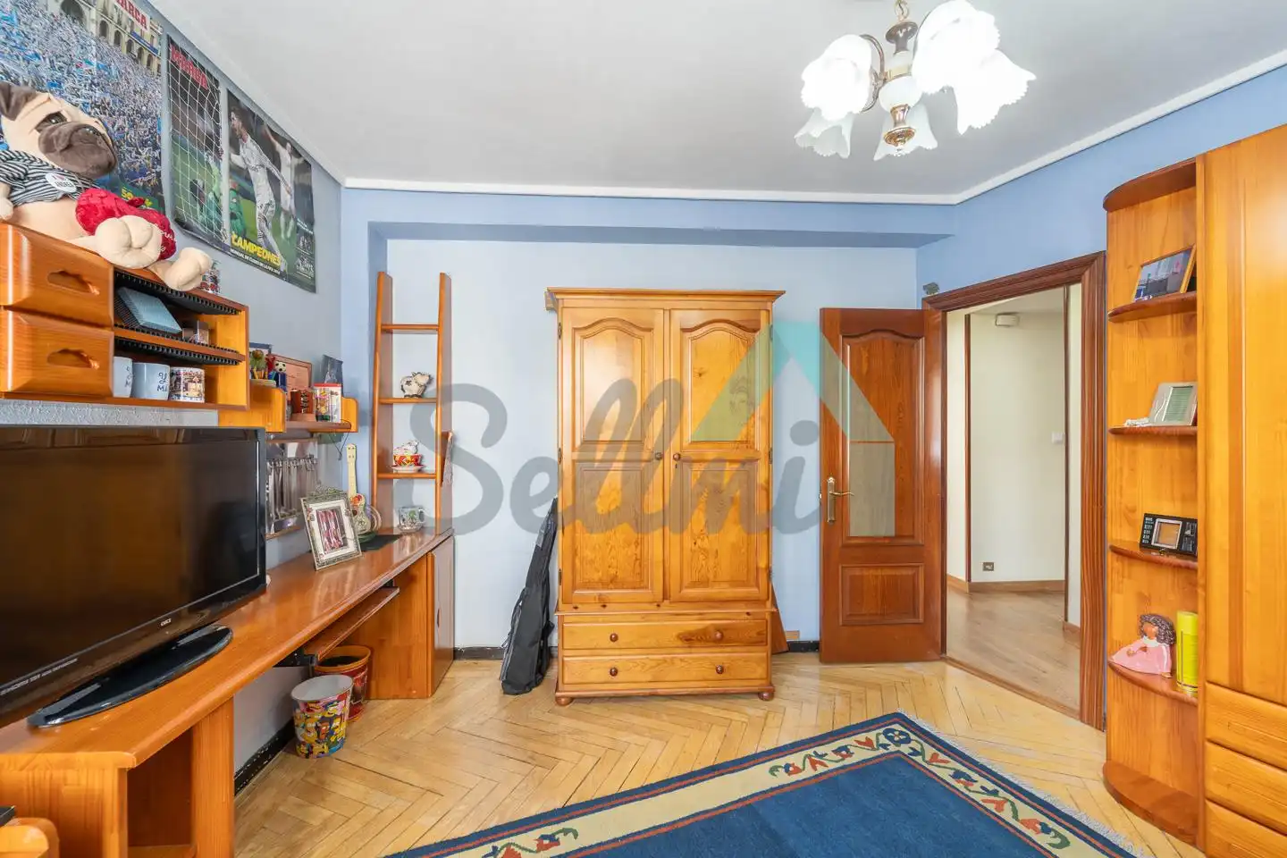 Dormitori de Pis en venda en Oviedo  amb Calefacció i Parquet