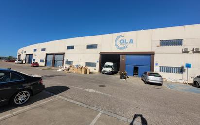 Vista exterior de Nau industrial en venda en Alcalá de Guadaira