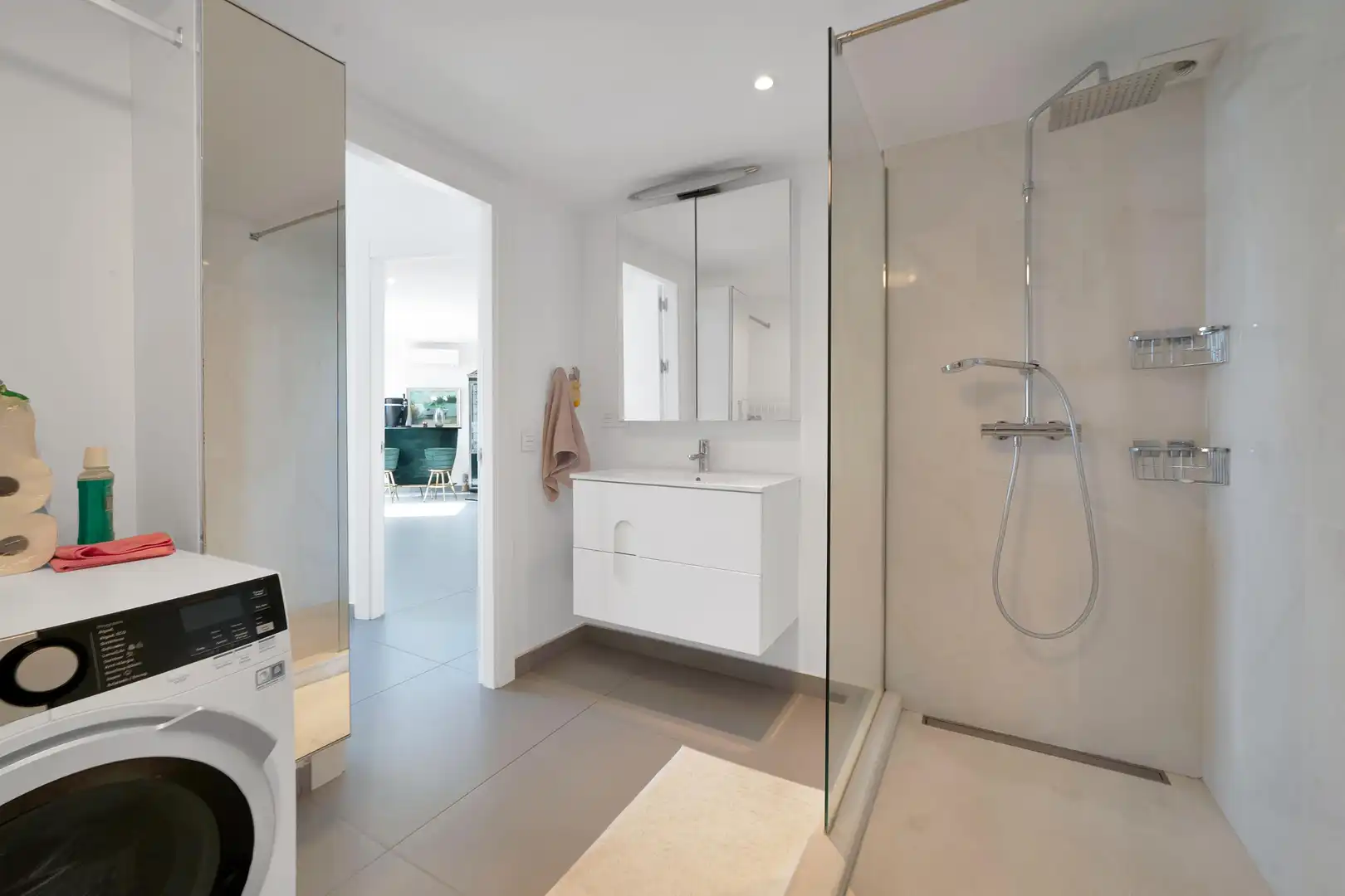 Baño de Apartamento en venta en Marbella con Calefacción, Terraza y Piscina comunitaria