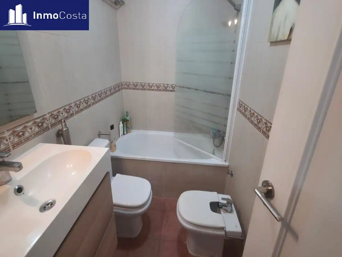 Baño de Piso en venta en La Línea de la Concepción con Terraza y Trastero