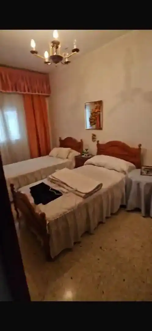 Dormitori de Casa o xalet en venda en  Madrid Capital amb Aire condicionat i Balcó